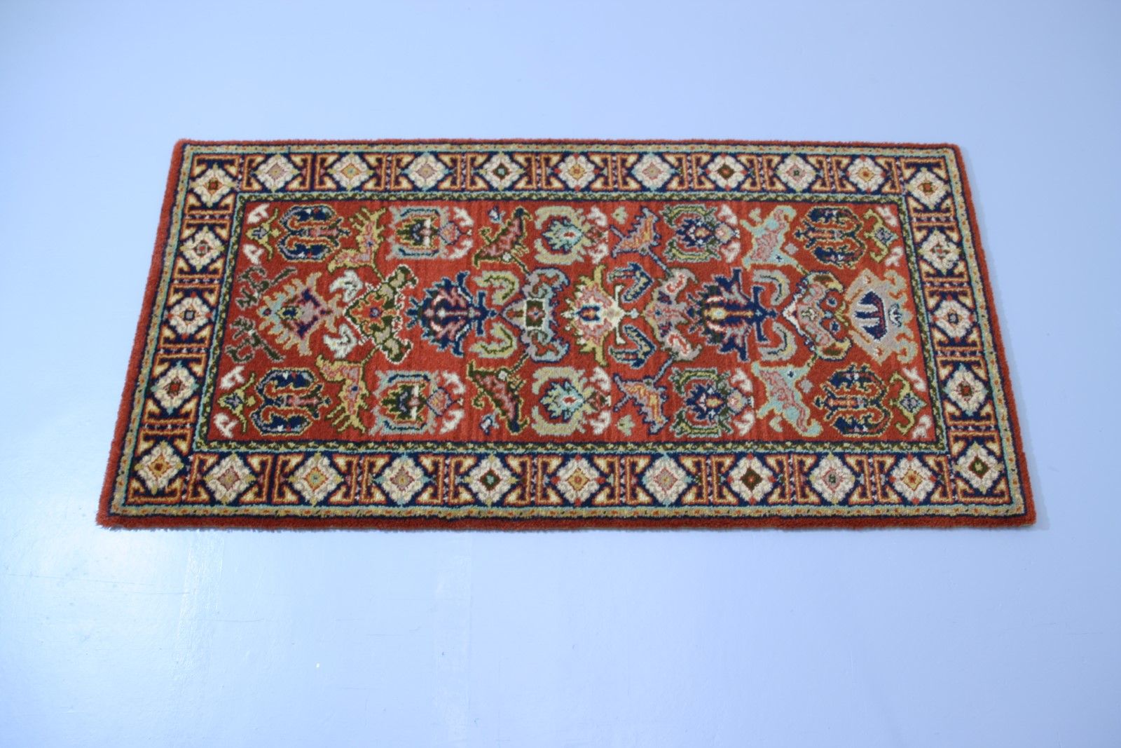 Perser Teppich Krone 68 cm x 135 cm