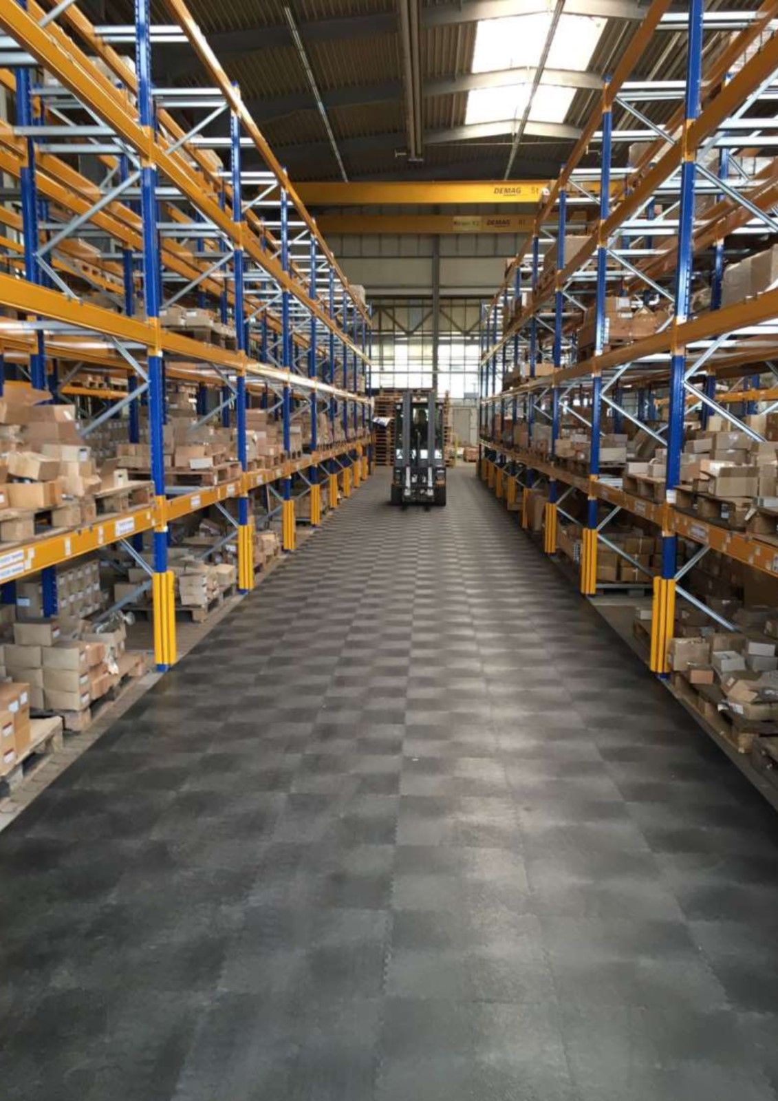 PVC-Industrieboden FAST Klickfliese schwarz (9001) Strukturiert 490 mm x 490 mm - 12,5 mm Dicke