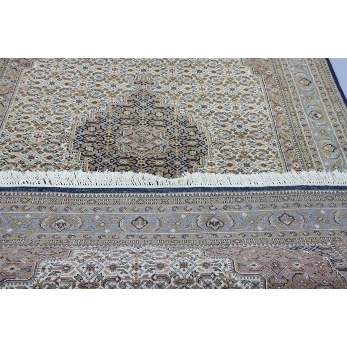 Perser Teppich Aras handgeknüpft 198 cm x 300 cm