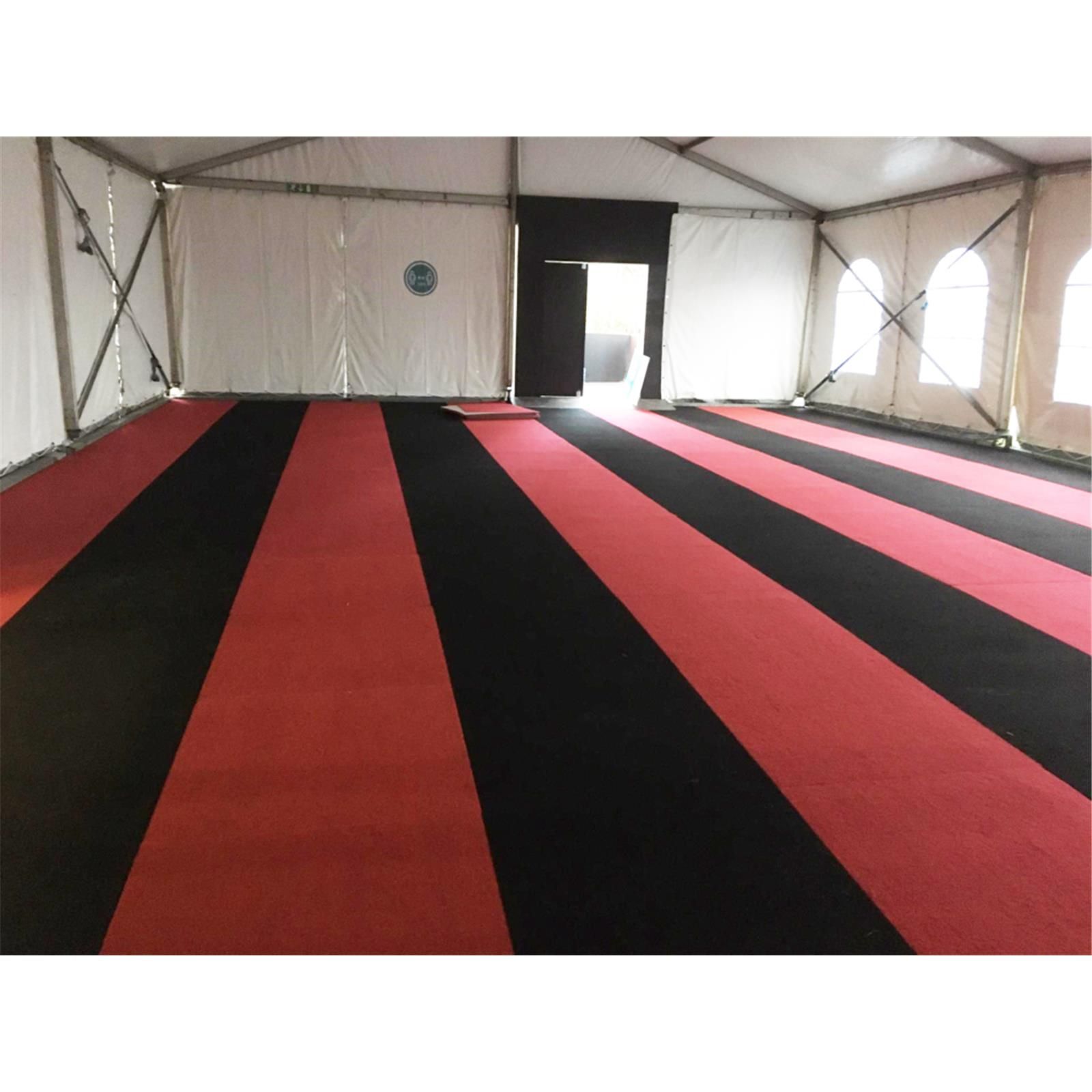 Messeboden Traffic-Fliese EXPOQUADRA Ruby Red 1632 - Sommer Needlepunch - 100 cm x 100 cm